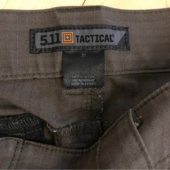 5.11 Tactical mens shorts sz 32 cargo 8 pockets - Picture 2 of 7